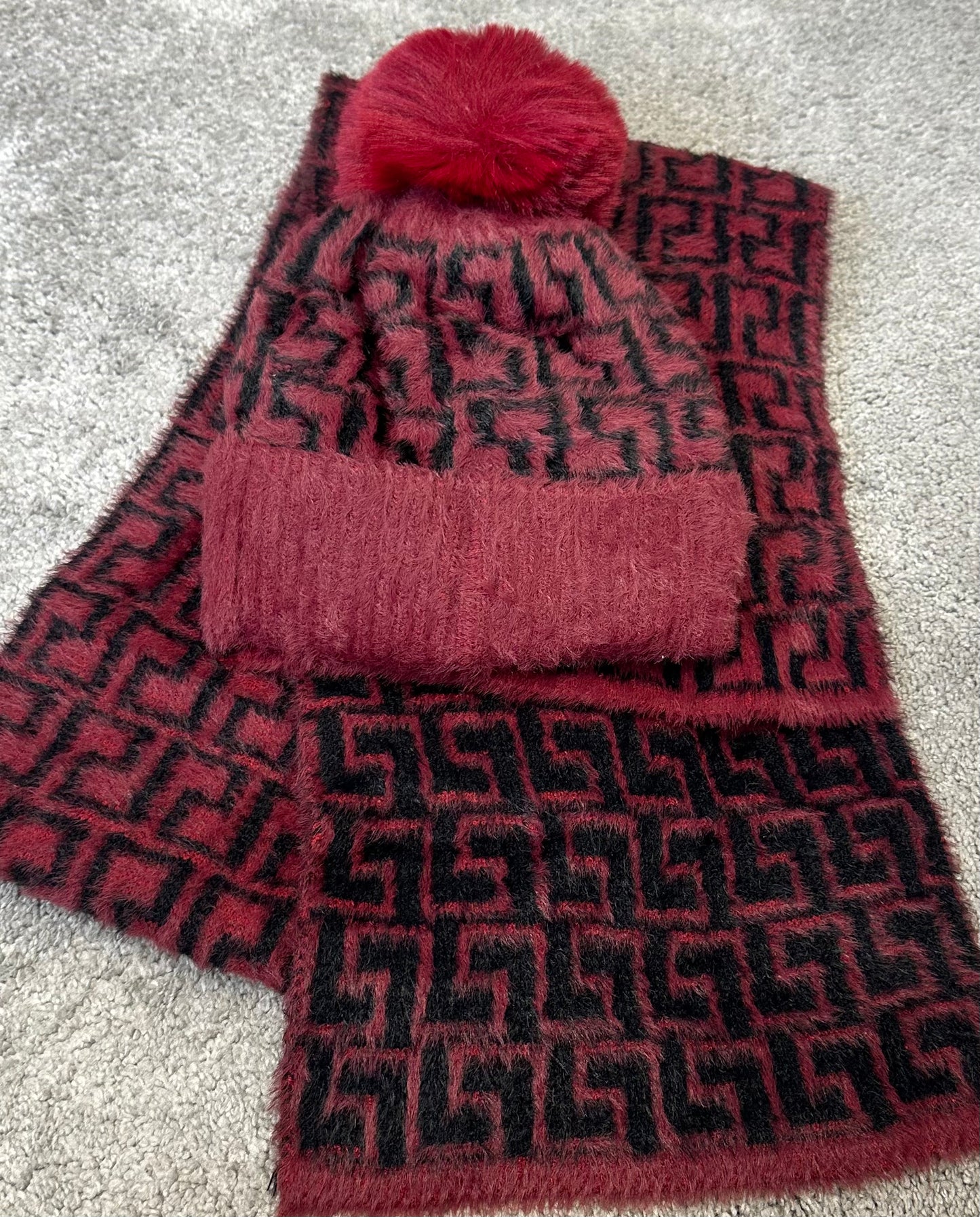 Woolly Bobble Hat & Scarf Set