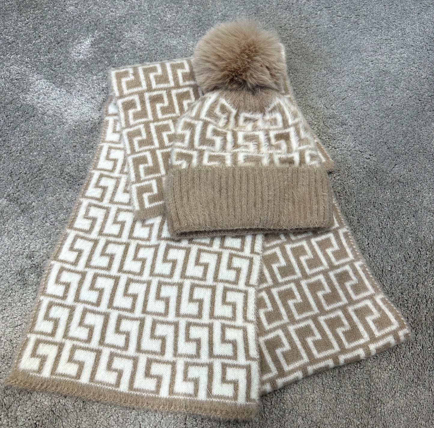 Woolly Bobble Hat & Scarf Set